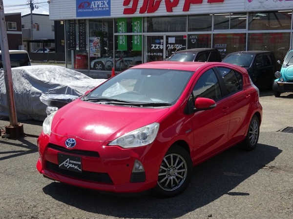 トヨタ アクア1.5 R